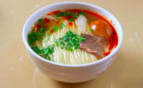 网红爆料兰州拉面视频播放,兰州拉面制作全过程，视频播放引热议