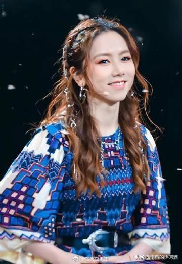 娱乐吃瓜小妹邓紫棋,娱乐界的吃瓜小妹,揭秘娱乐圈背后的故事 第1张 娱乐吃瓜小妹邓紫棋,娱乐界的吃瓜小妹,揭秘娱乐圈背后的故事 第1张